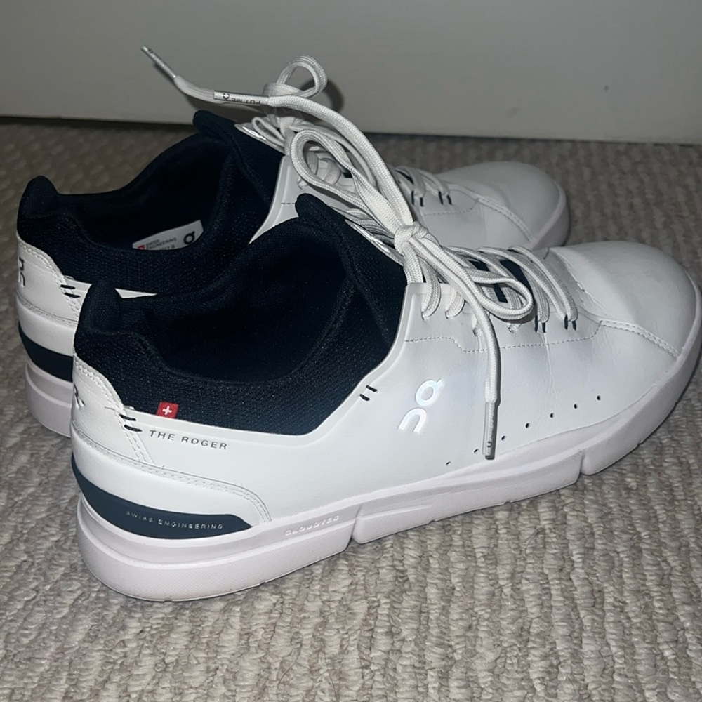 On THE ROGER Advantage Shoes